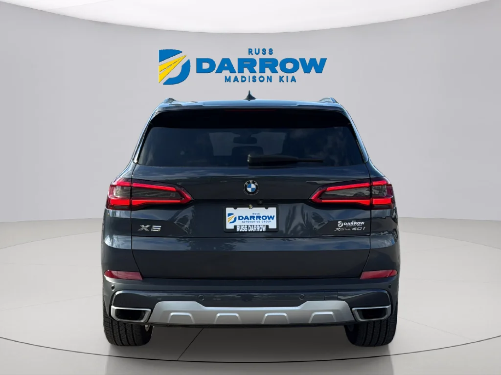 Used 2019 Arctic Gray Metallic BMW xDrive40i image 4