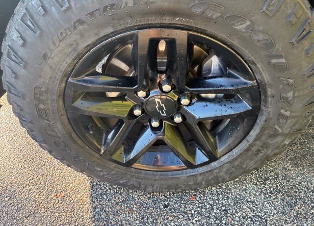 Used 2020 BLACK Chevrolet LT Trail Boss image 17