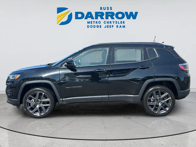 New 2026 Diamond Black Crystal Pearl-Coat Exterior Paint Jeep Limited image 2