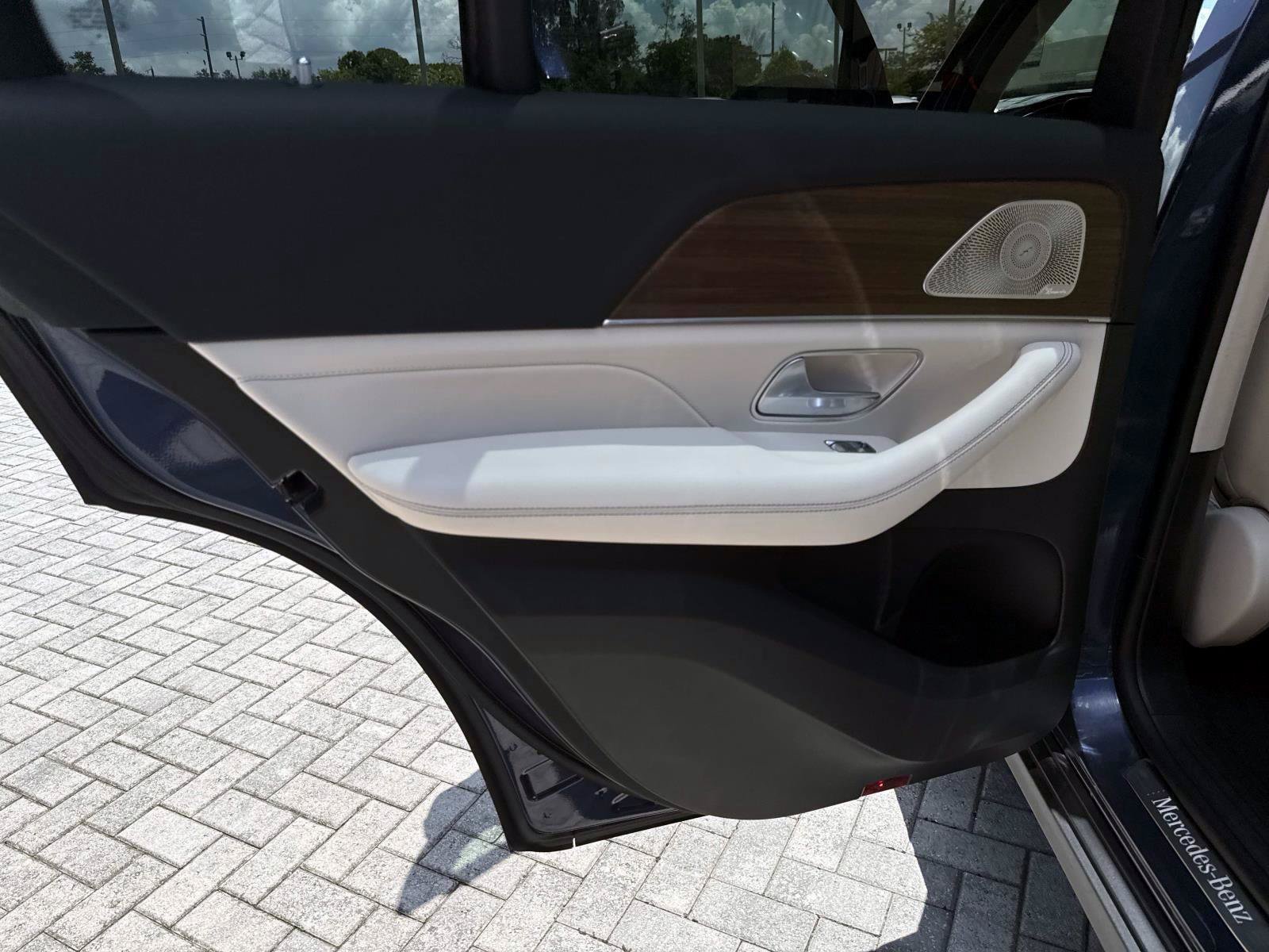 New 2026 Twilight Blue Metallic Mercedes-Benz 350 SUV image 12