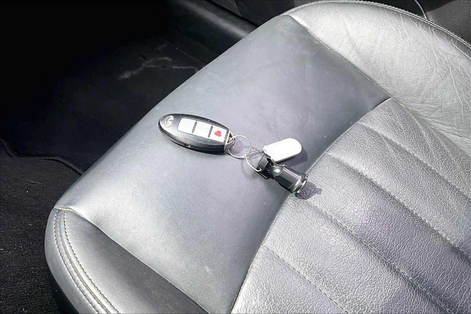 Used 2017 Black Obsidian INFINITI  image 14