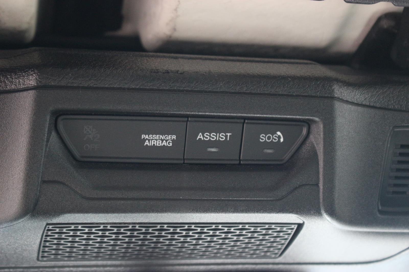 Used 2024  Jeep Sahara image 31