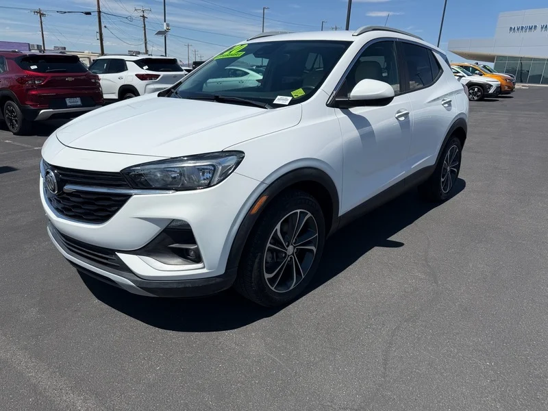 Used 2020 SUMMIT WHITE Buick Select image 7