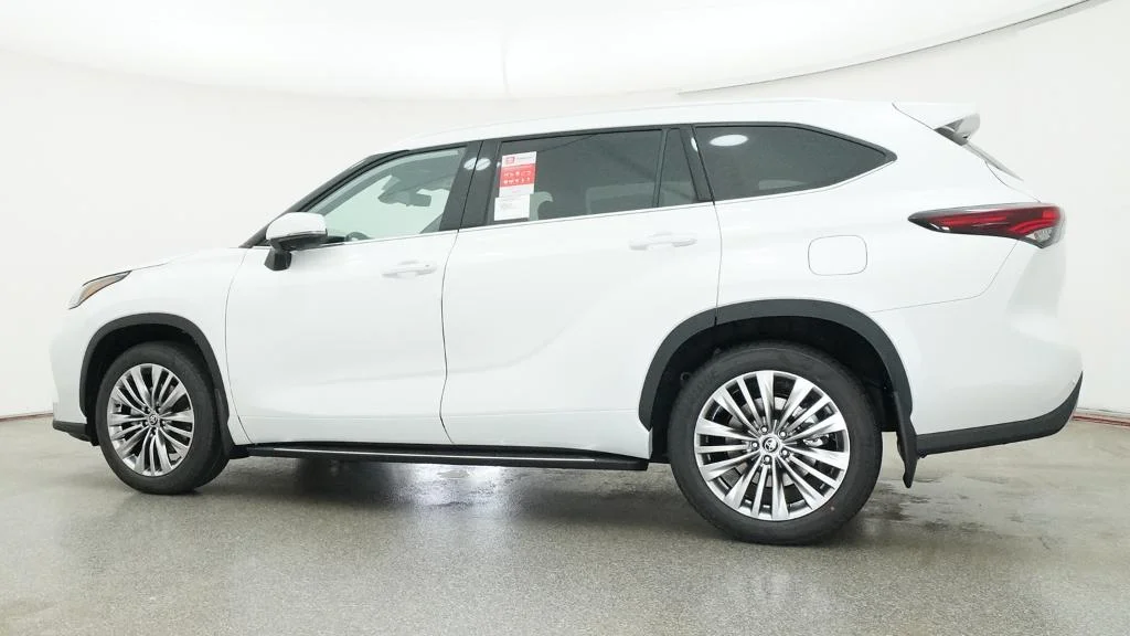 New 2026 Wind Chill Pearl Toyota Platinum image 18