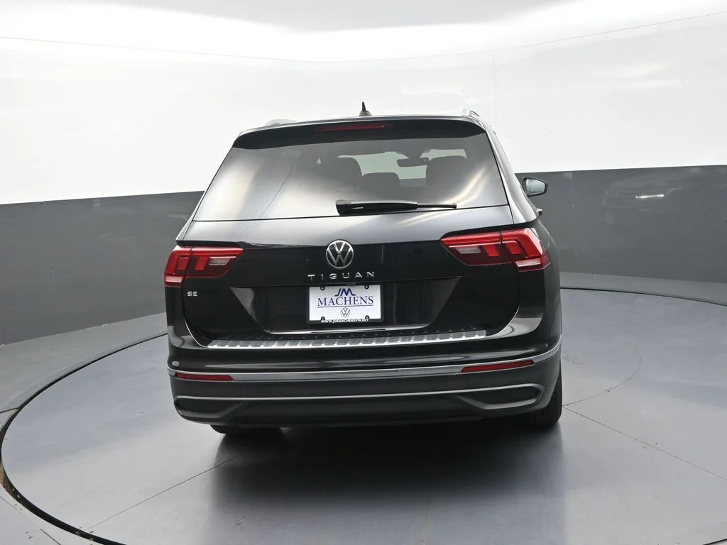 Used 2023 Black Volkswagen 2.0T SE image 9