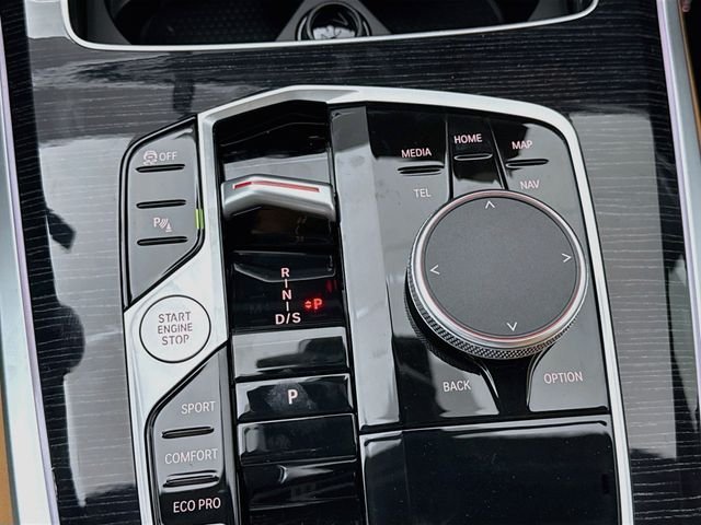 Used 2026 Urban Green BMW xDrive40i image 17