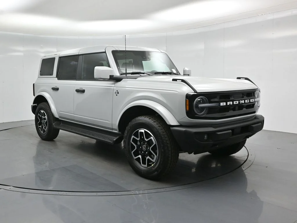 New 2026 Avalanche Gray Ford Outer Banks image 55