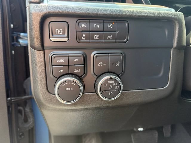 Certified Used 2025 Lakeshore Blue Metallic Chevrolet Premier image 18
