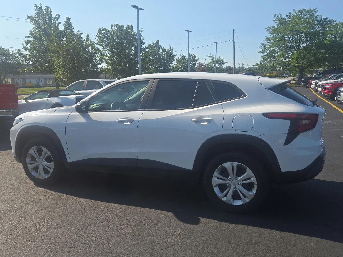 Used 2025 Summit White Chevrolet LS image 4