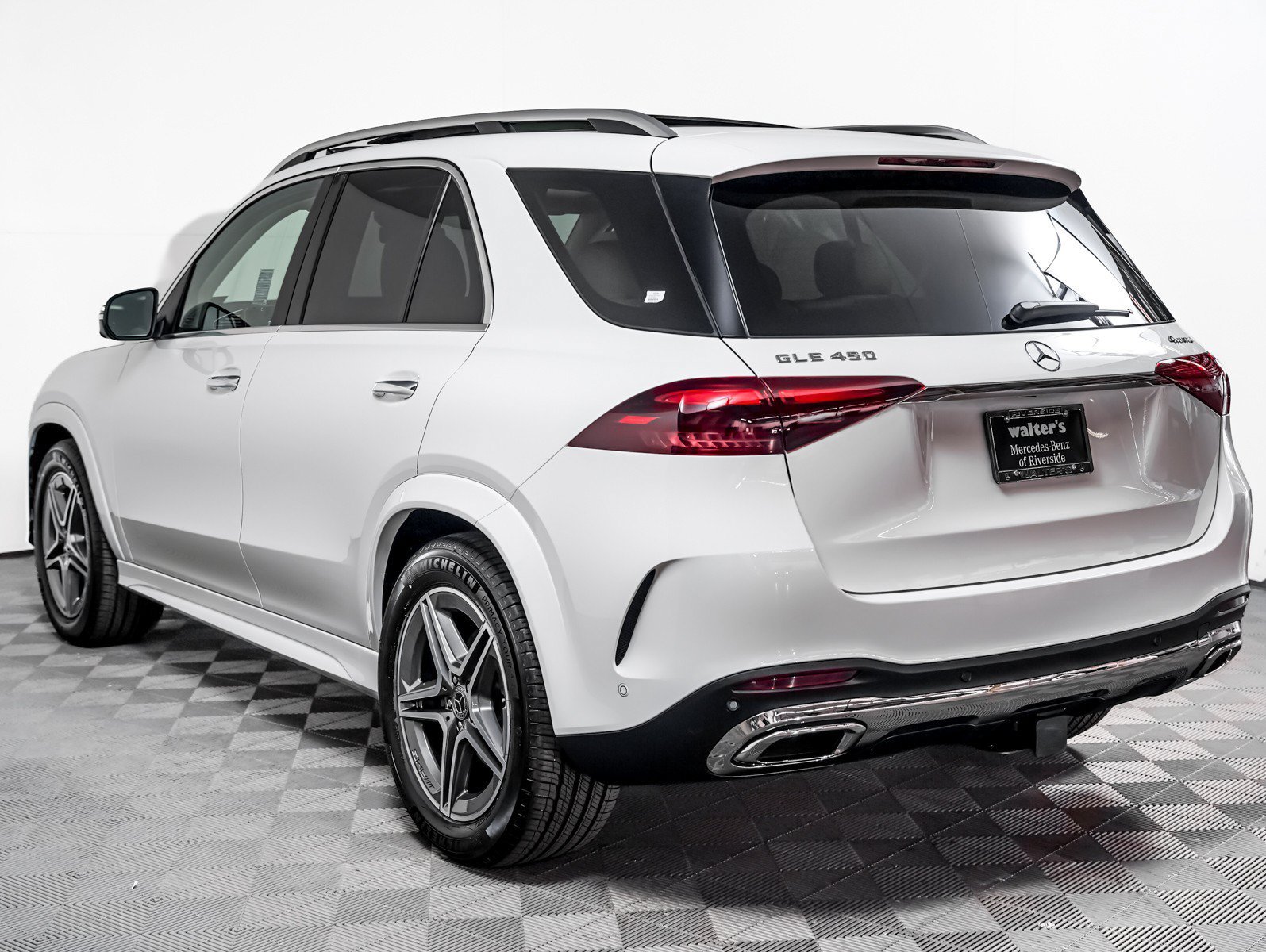 New 2026 Polar White Mercedes-Benz GLE 450 image 2