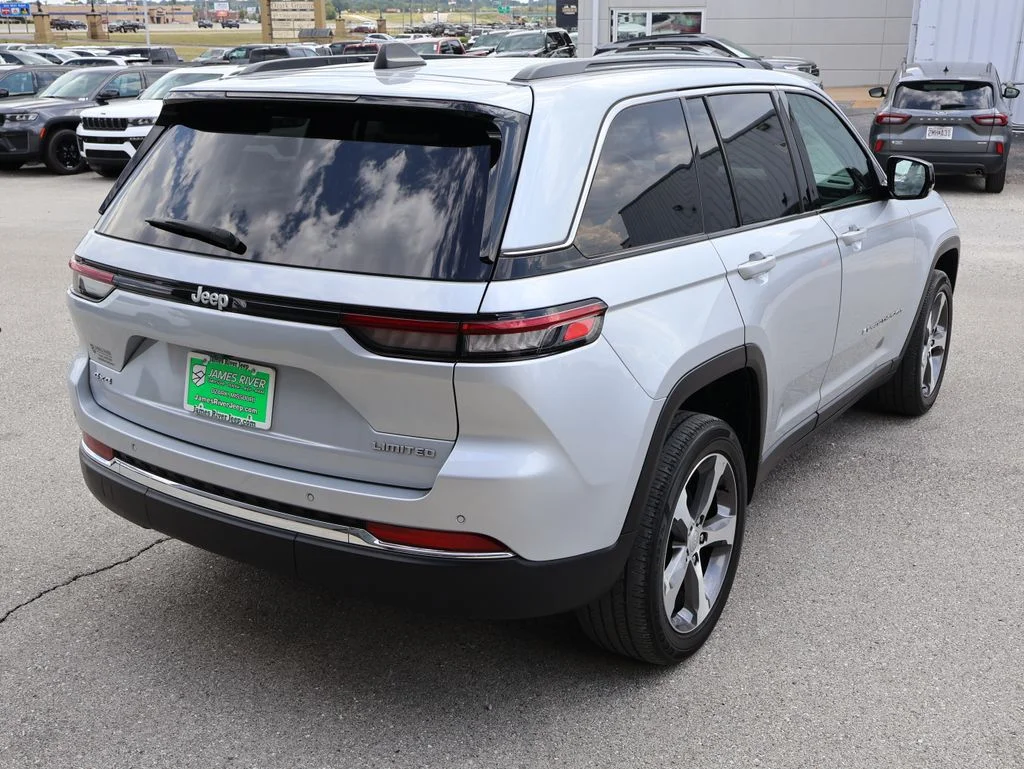 Used 2024 Silver Jeep Limited image 5