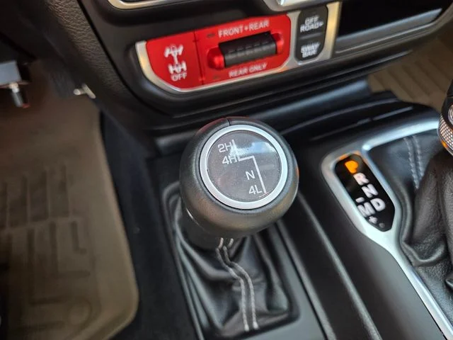 Certified Used 2020 White Jeep Rubicon image 31
