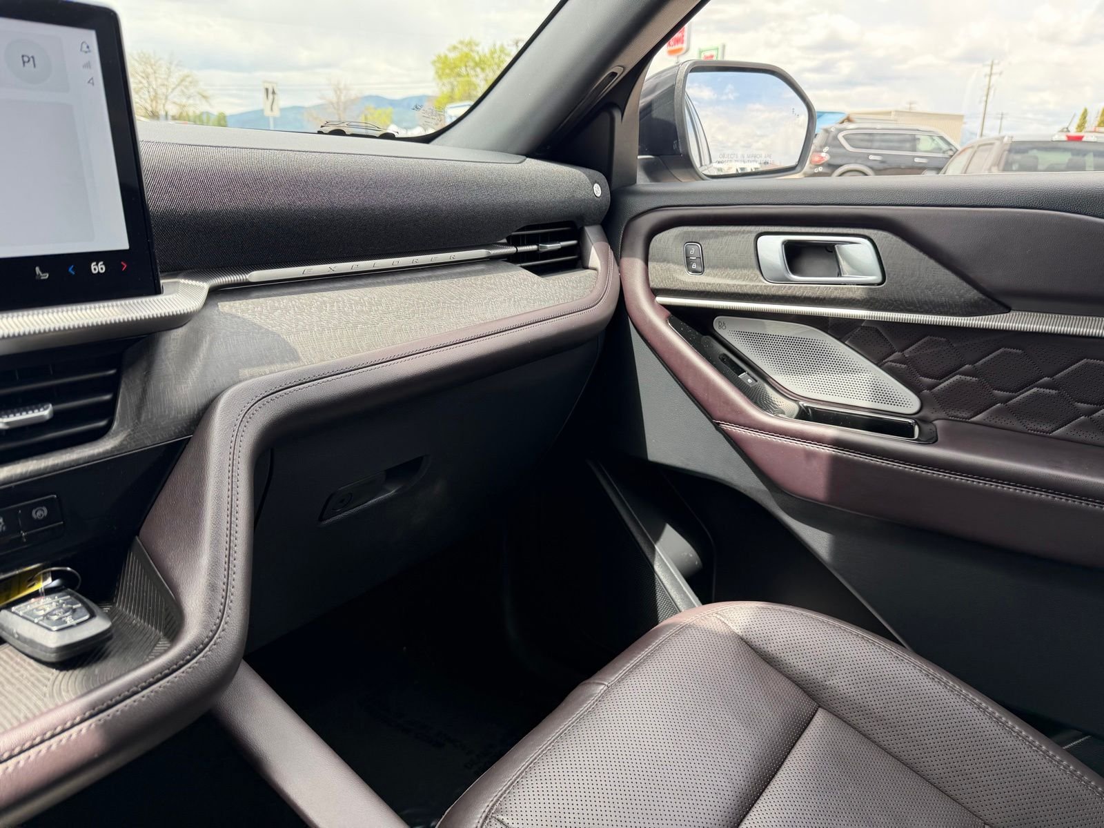 Used 2025 Gray Metallic Ford Platinum image 22