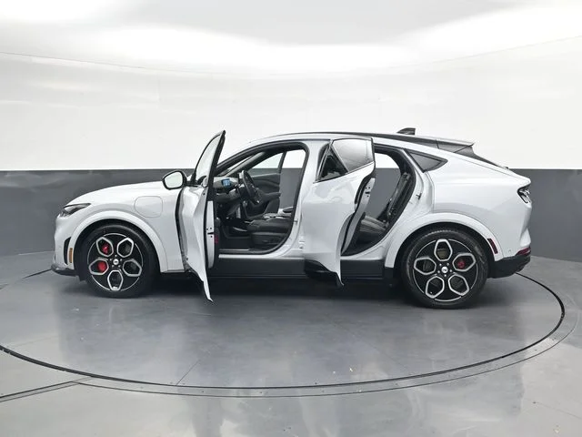 Used 2023 White Ford GT image 42