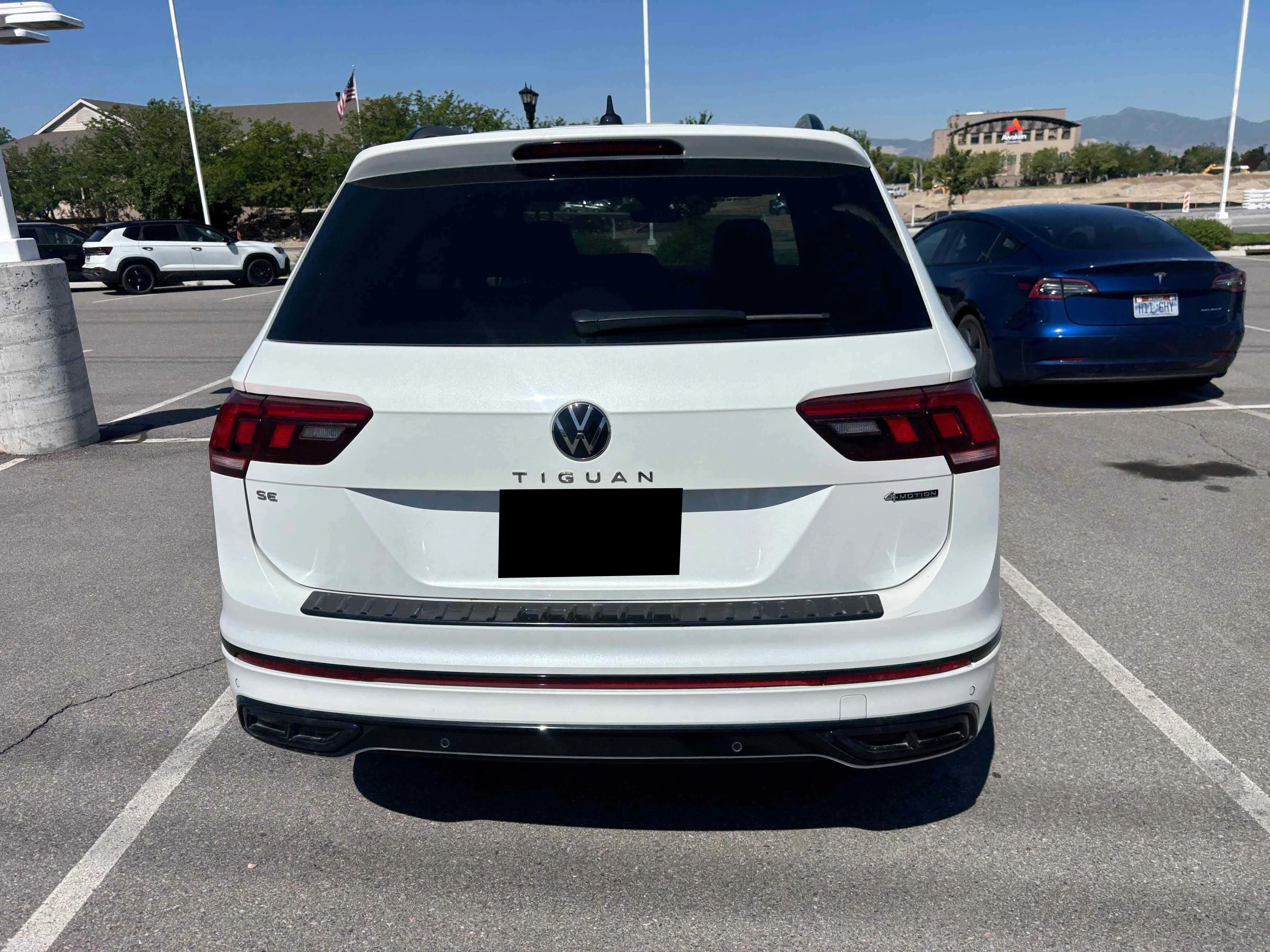 Used 2024 Opal White Volkswagen SE R-Line Black image 5