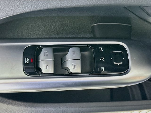 Used 2026 Black Mercedes-Benz C 300 image 17
