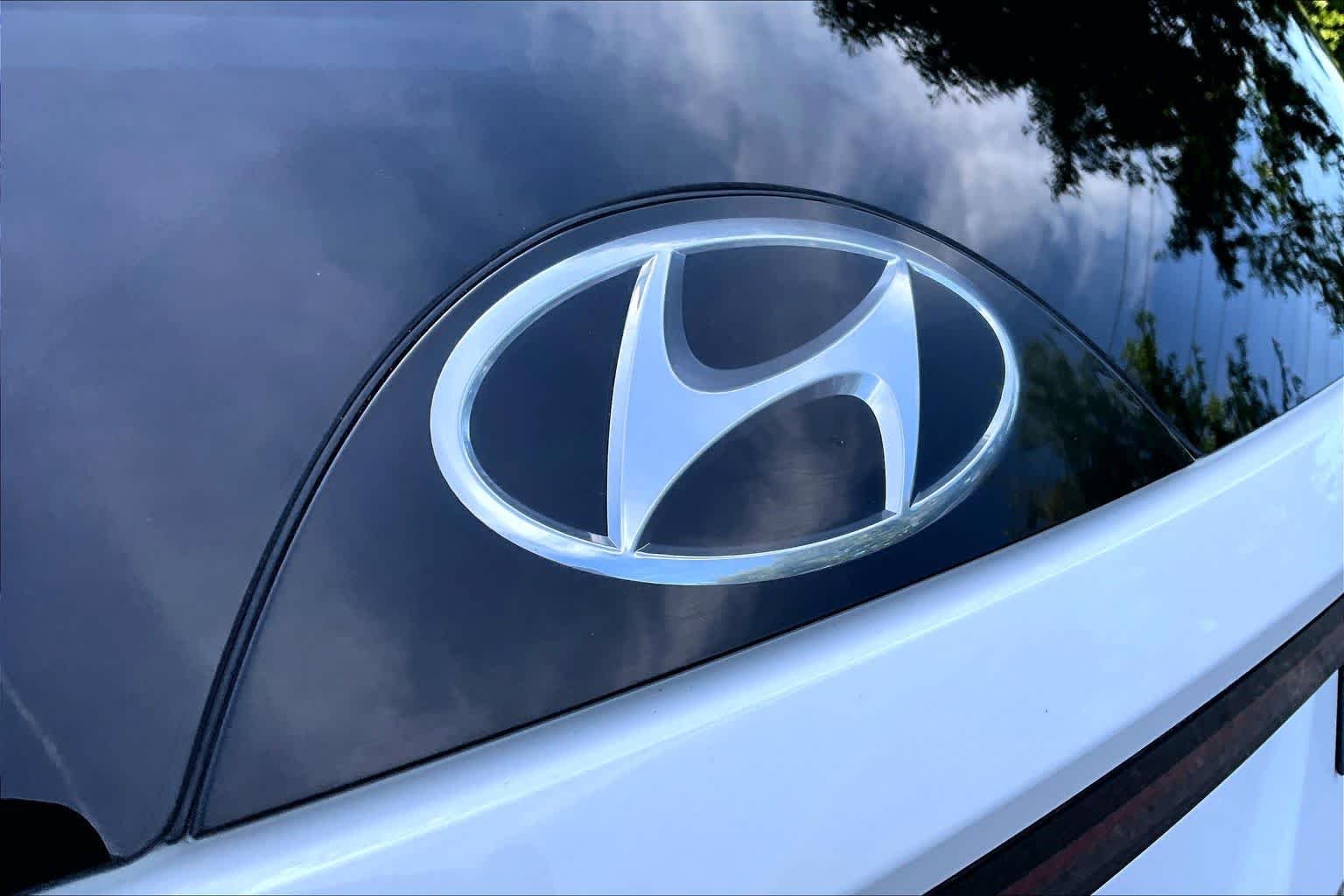 Used 2023 Serenity White Pearl Hyundai SEL image 29