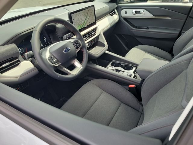 New 2026 Space White Metallic Ford Active image 3