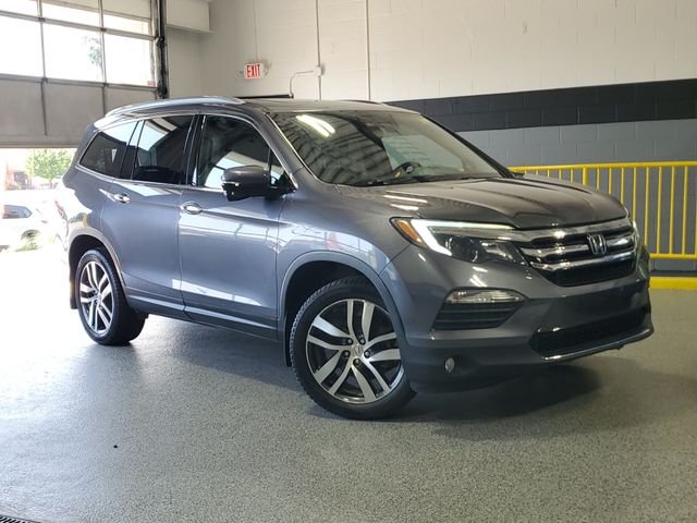 Used 2018 Gray Honda Touring image 1