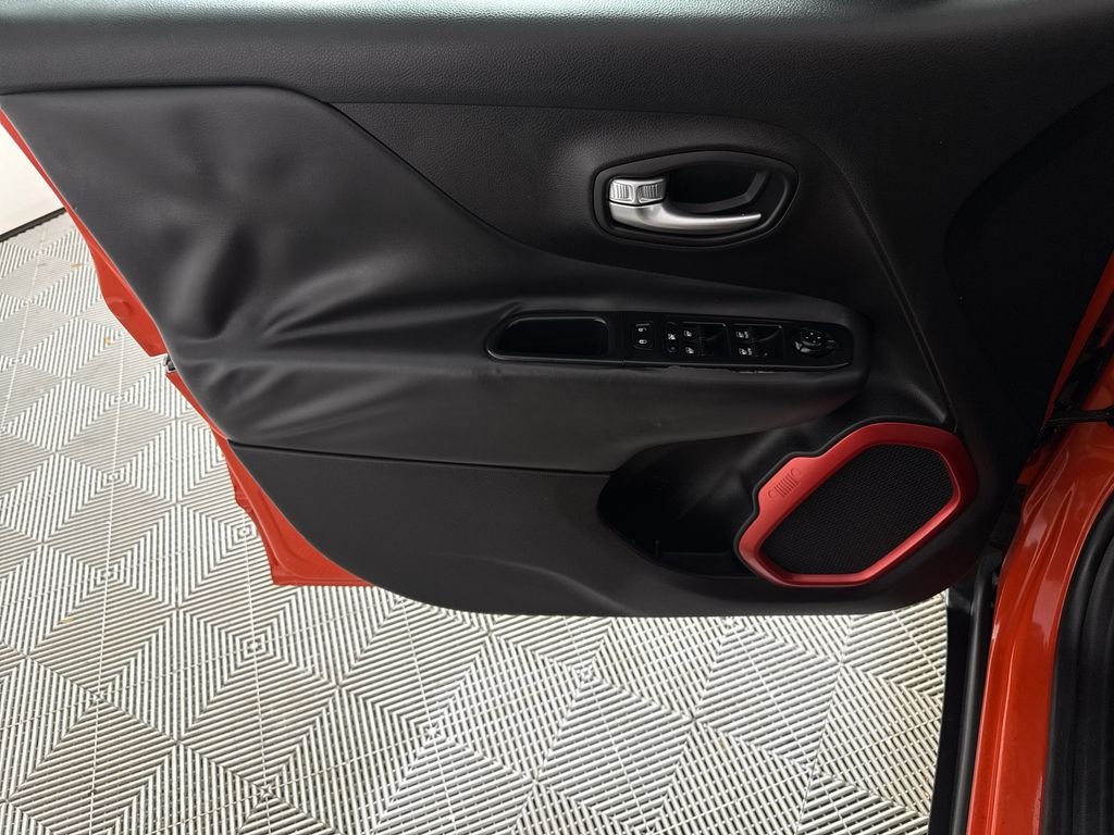 2016 Jeep Renegade Trailhawk - Photo 10
