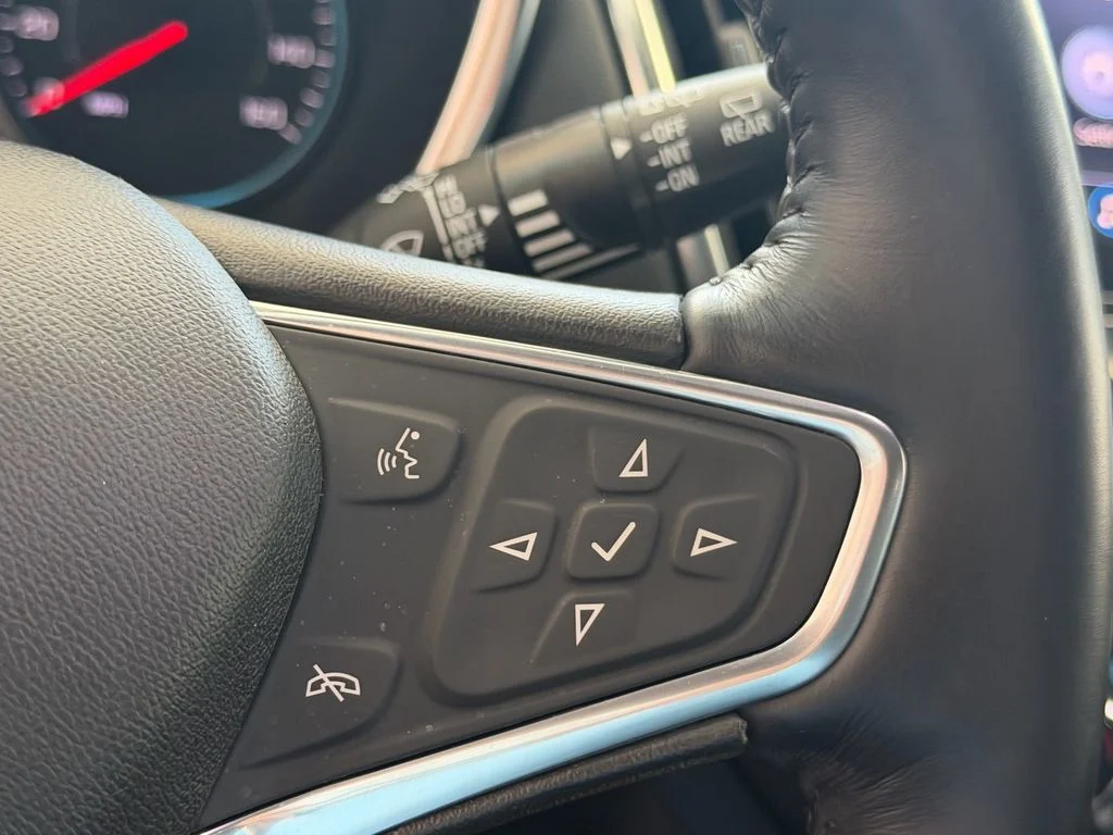 Used 2022 Red Chevrolet Premier image 23