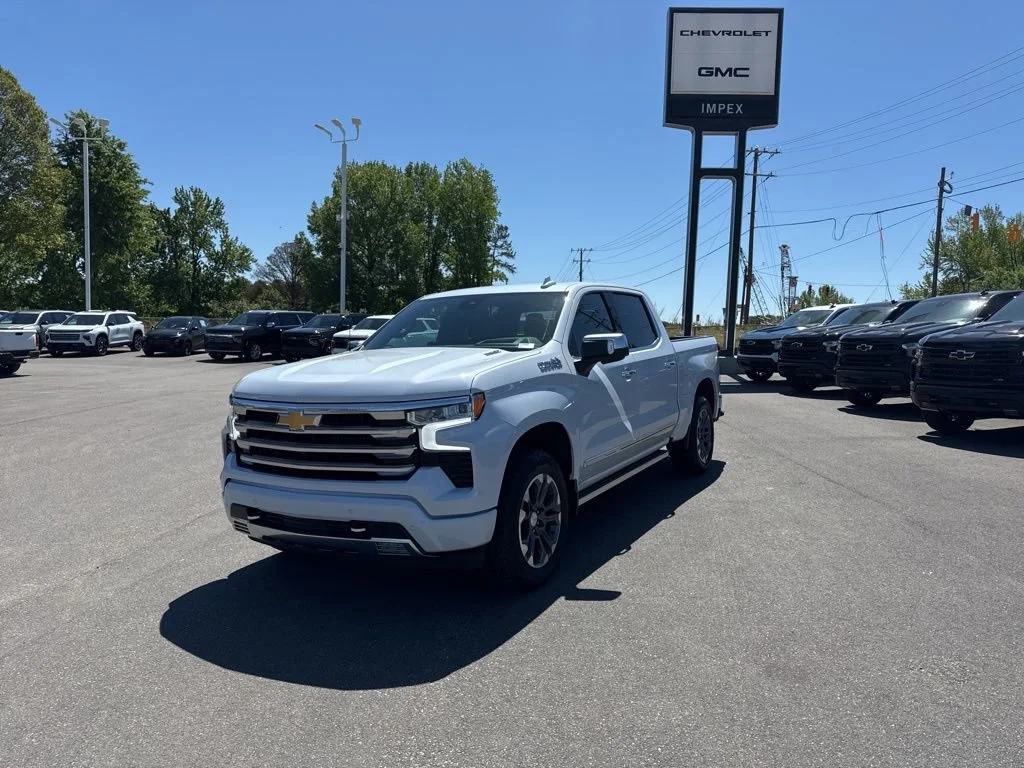 Polar White Tricoat 2026 Chevrolet Silverado 1500 High Country Crew Cab 4WD Pickup Truck Four-Wheel Drive