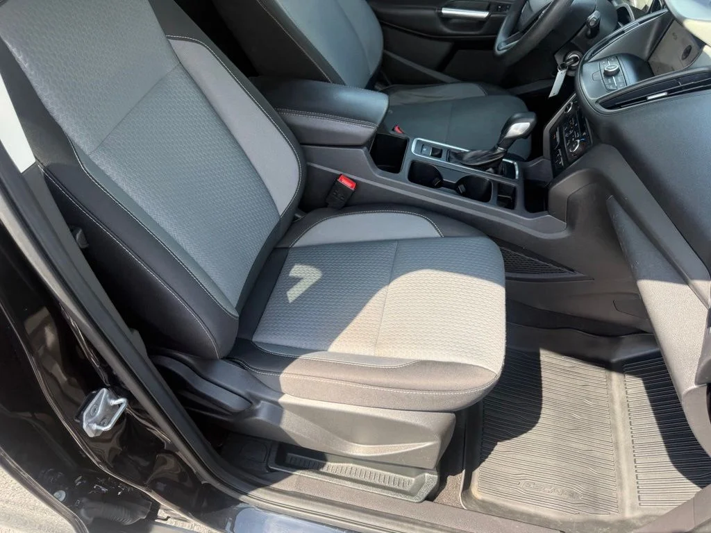 Used 2018 Black Ford SE image 57