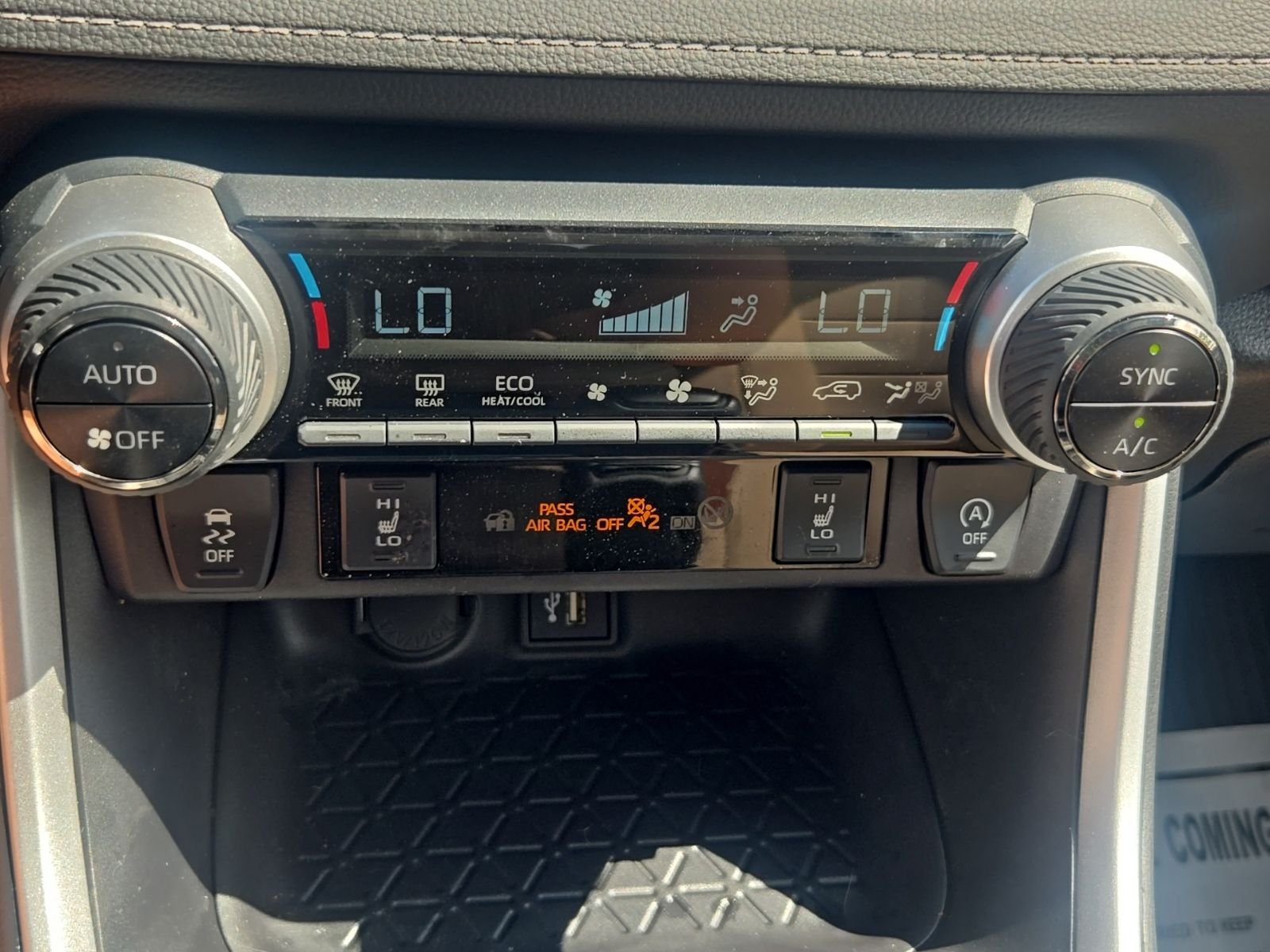 Used 2025 White Toyota XLE image 39
