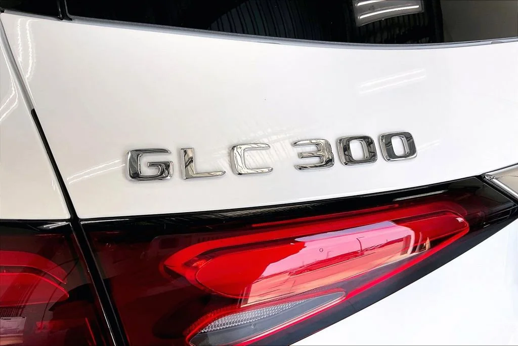 New 2026 Polar White Mercedes-Benz GLC 300 image 27
