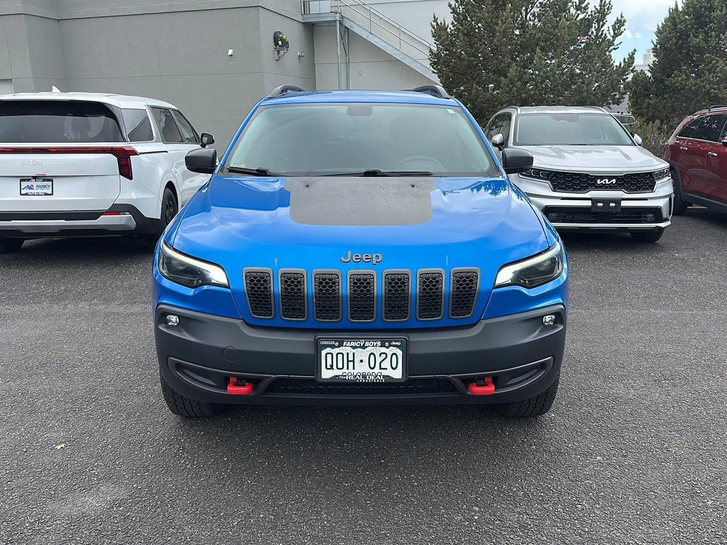 Used 2019 Hydro Blue Pearlcoat Jeep Trailhawk image 7