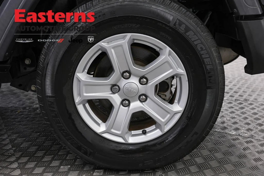 Certified Used 2020 Black Jeep Sport S image 31
