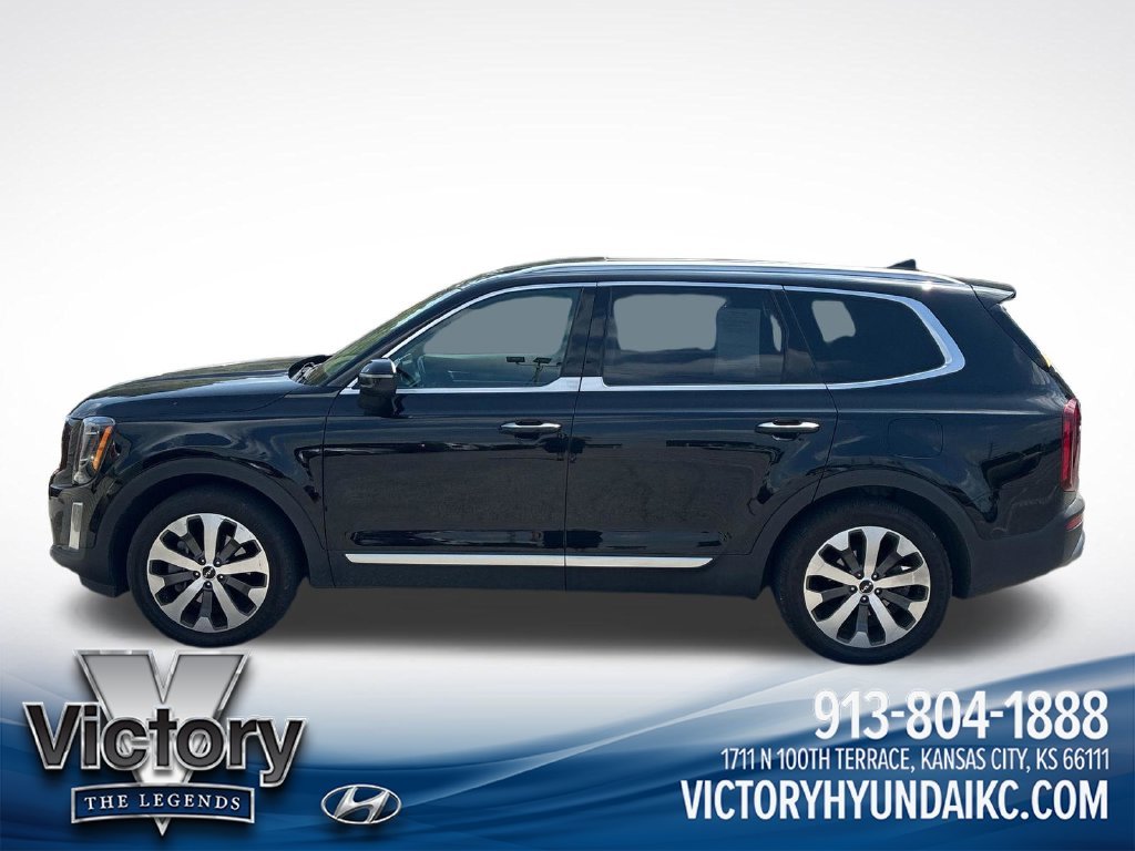 Used 2022 Black Kia S image 2