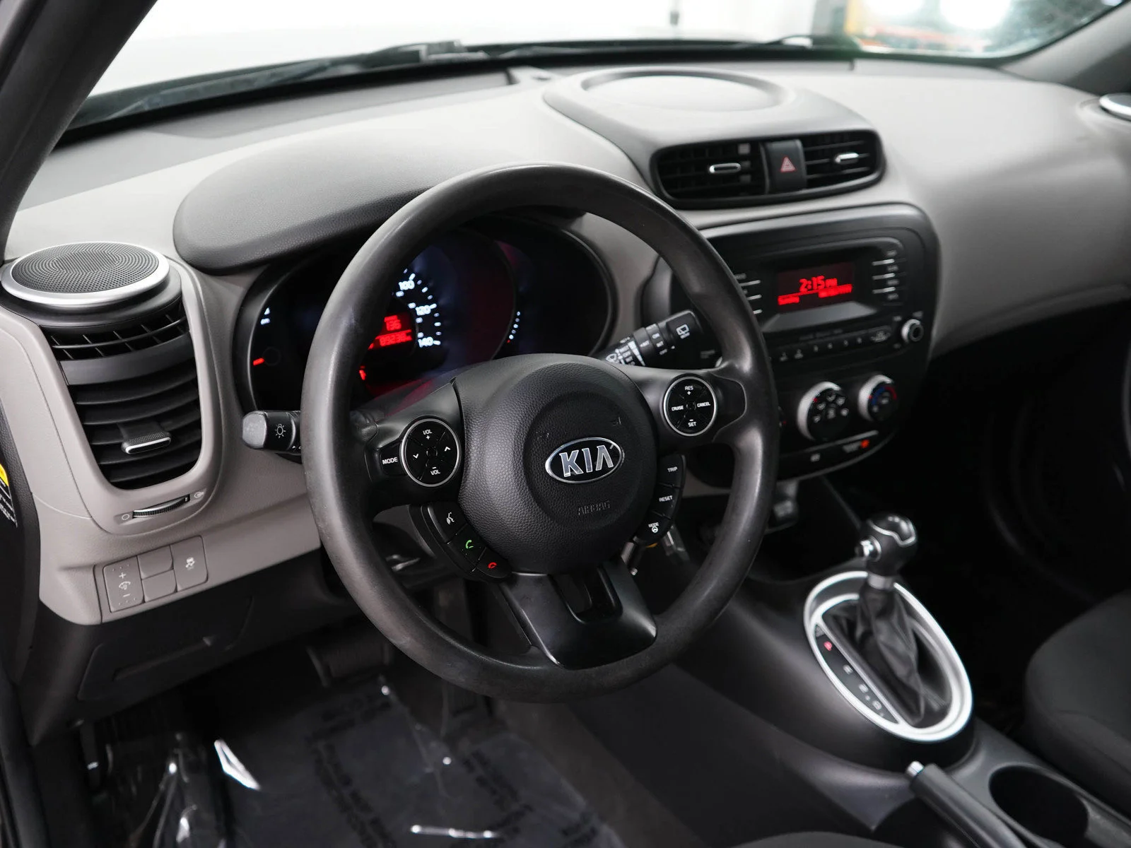Used 2015 Shadow Black Kia  image 20