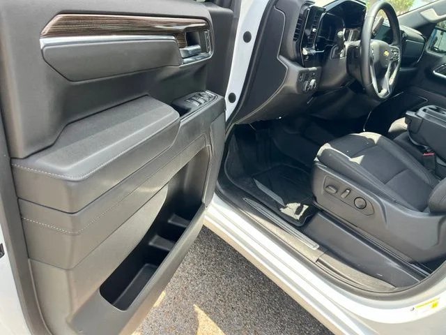 Used 2023 White Chevrolet LT image 19