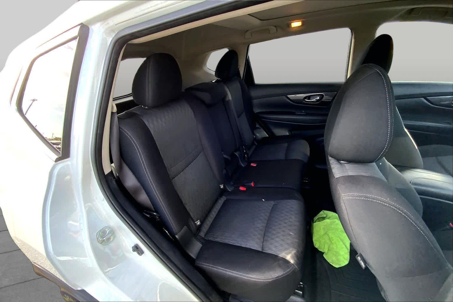 Used 2020 Pearl White Tricoat Nissan SV image 20