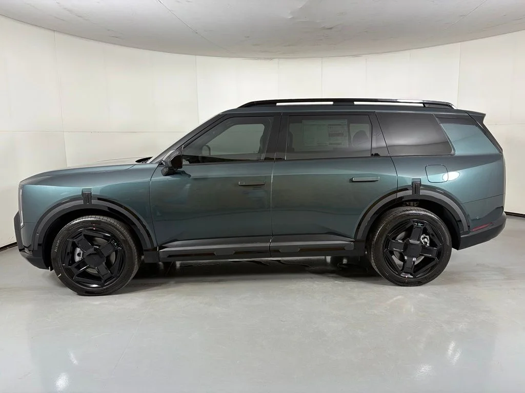 New 2027 Black Jade Green Kia X-Line SX Prestige image 5