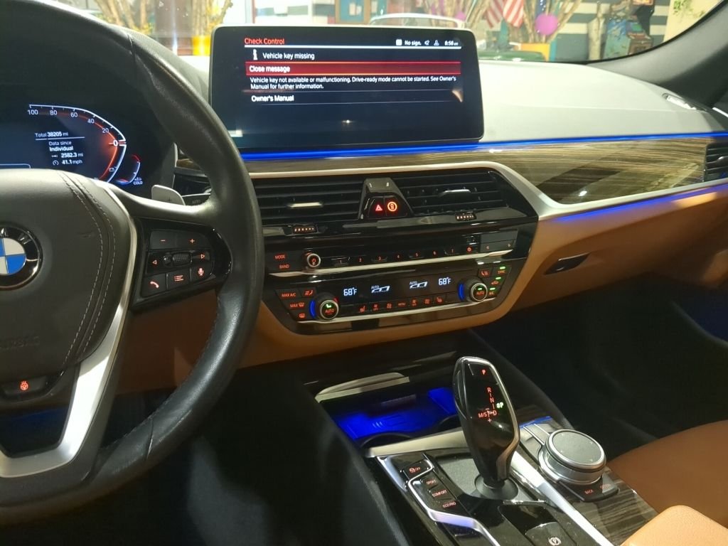 Used 2022 Black BMW 540i xDrive image 11