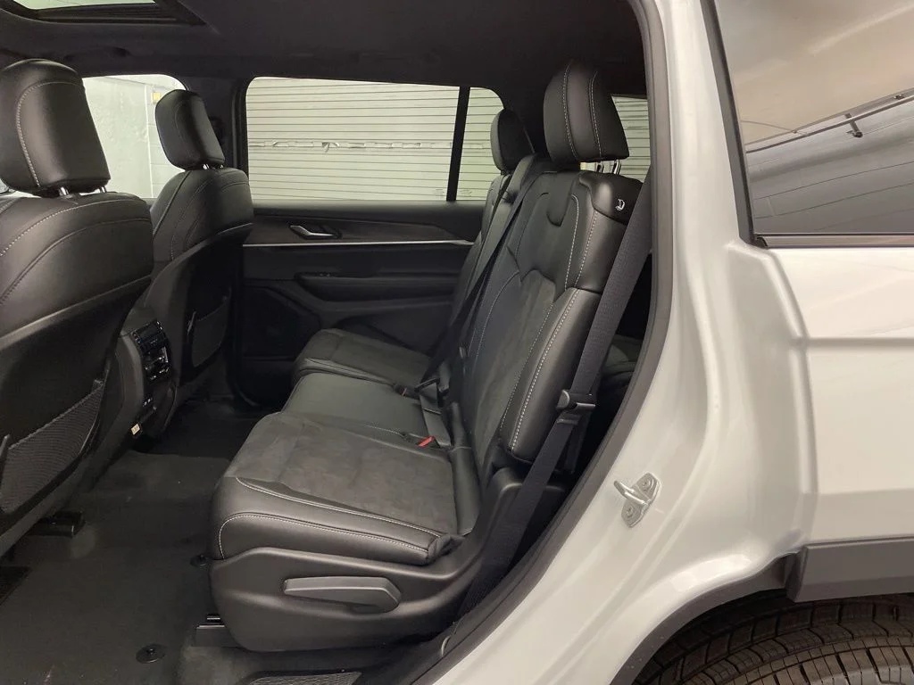New 2026 White Jeep Altitude image 17
