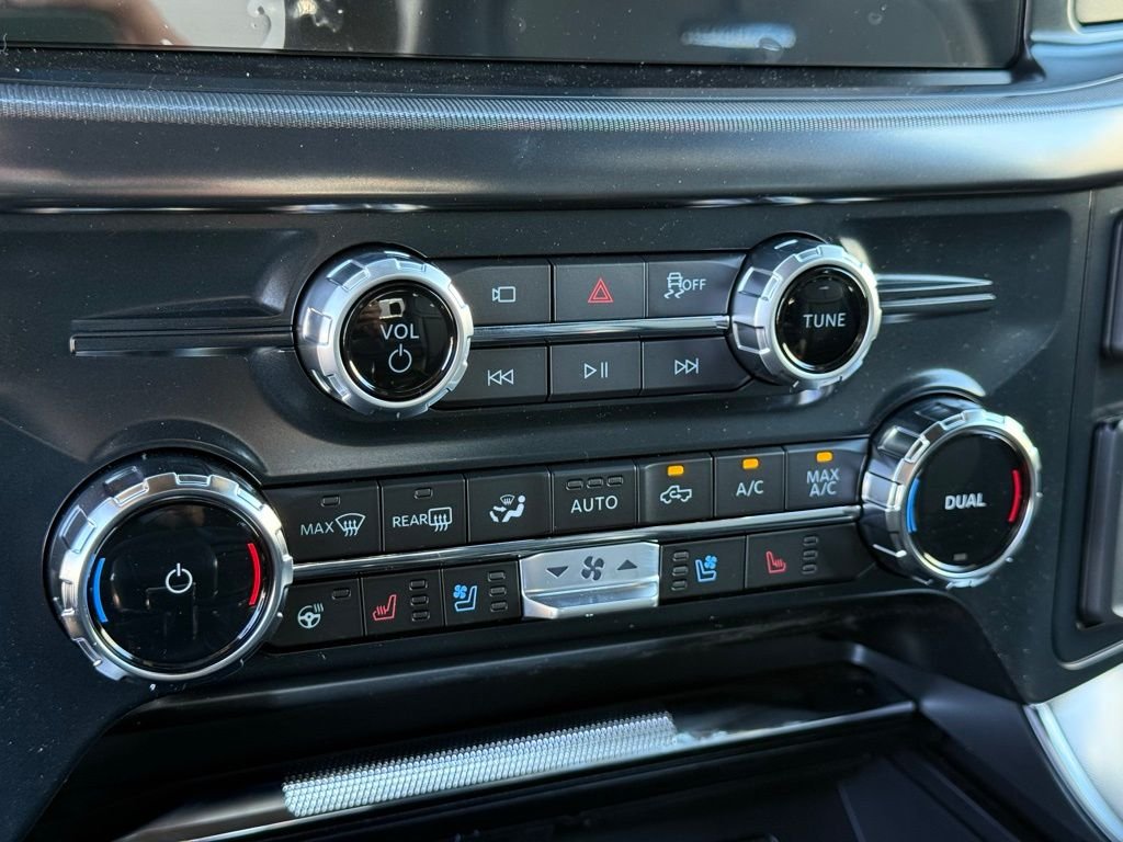 New 2025 Agate Black Metallic Ford Platinum® image 9