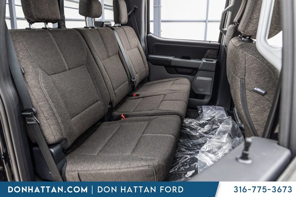New 2027 Agate Black Metallic Ford F-250® XLT image 19