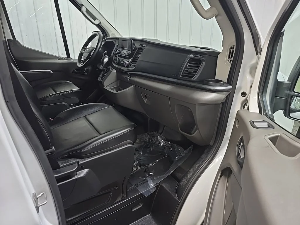 Used 2025 White Ford Base image 17