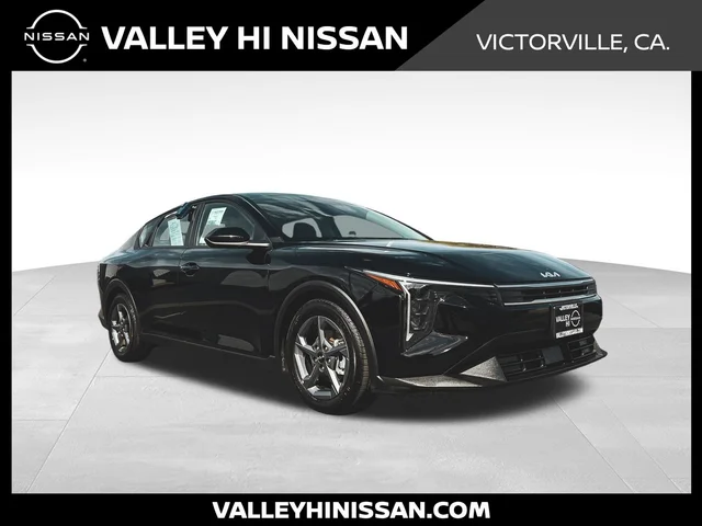 2025 Kia K4 LXS AT's photo