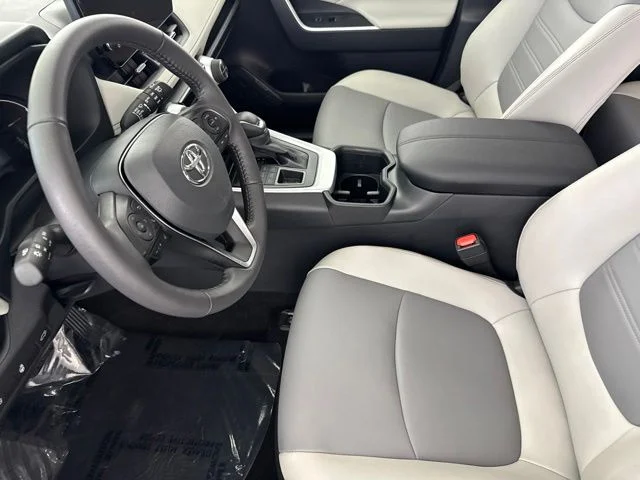 Used 2025 Beige Toyota XLE Premium image 24