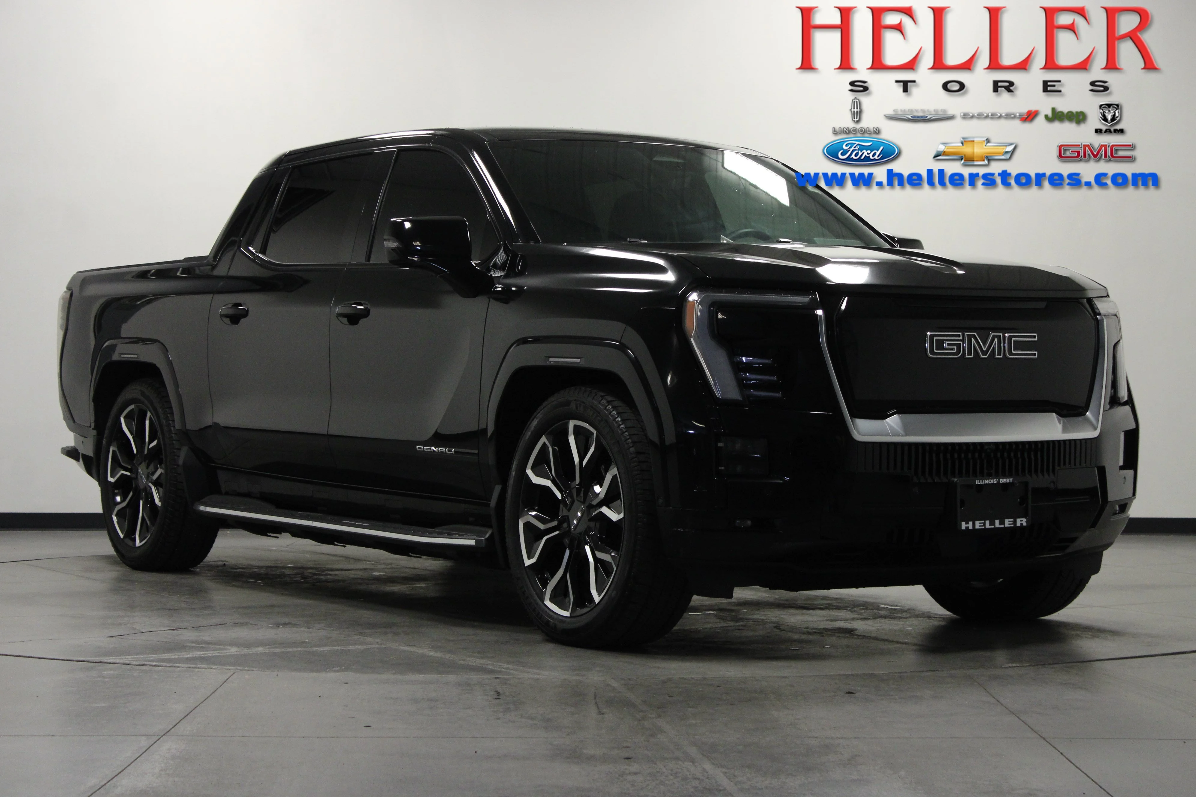 Used 2025 Onyx Black GMC Max Range Denali image 1