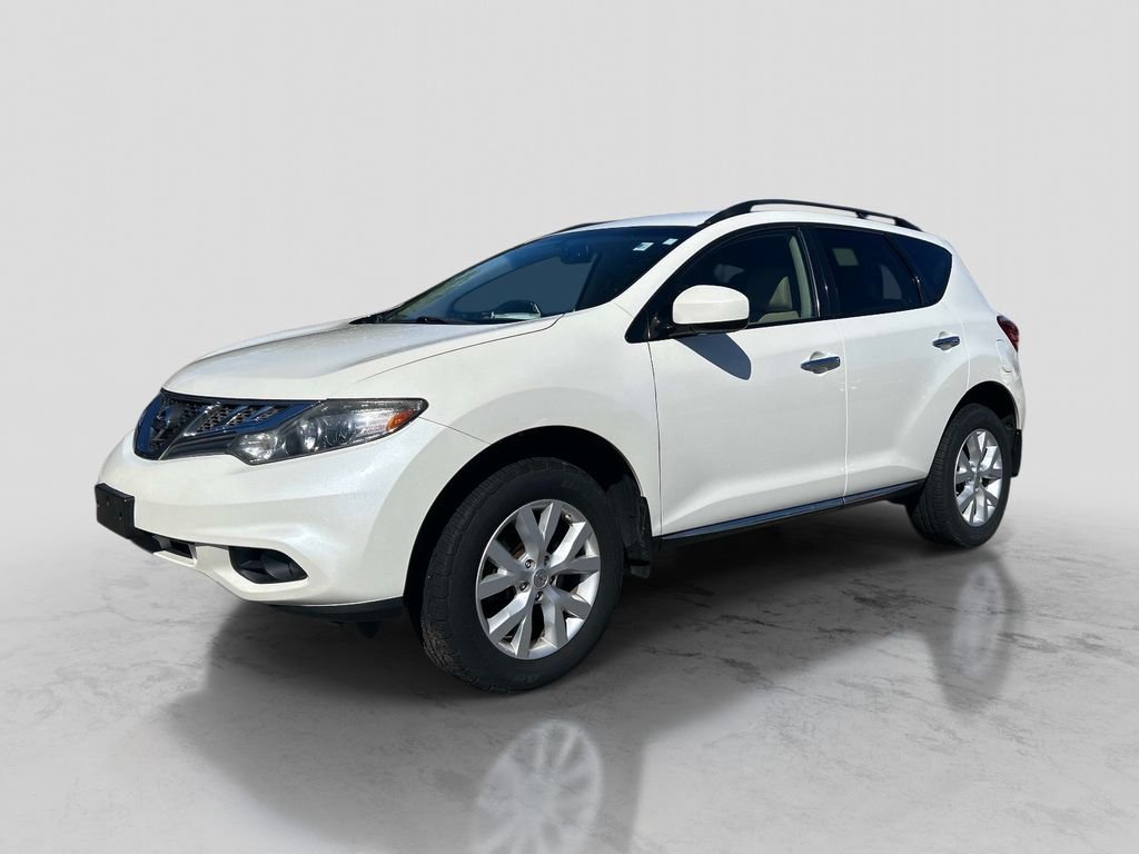 Used 2014 White Nissan SV image 1