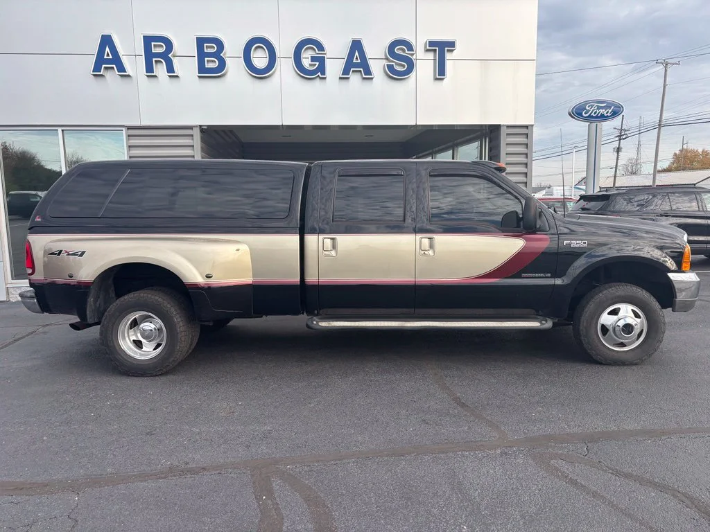 Used 2000  Ford Lariat image 4