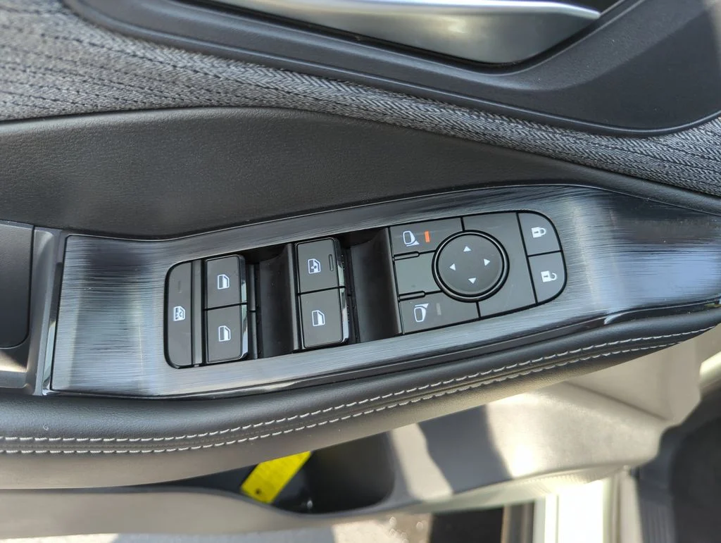 Used 2023 White Nissan SV image 33