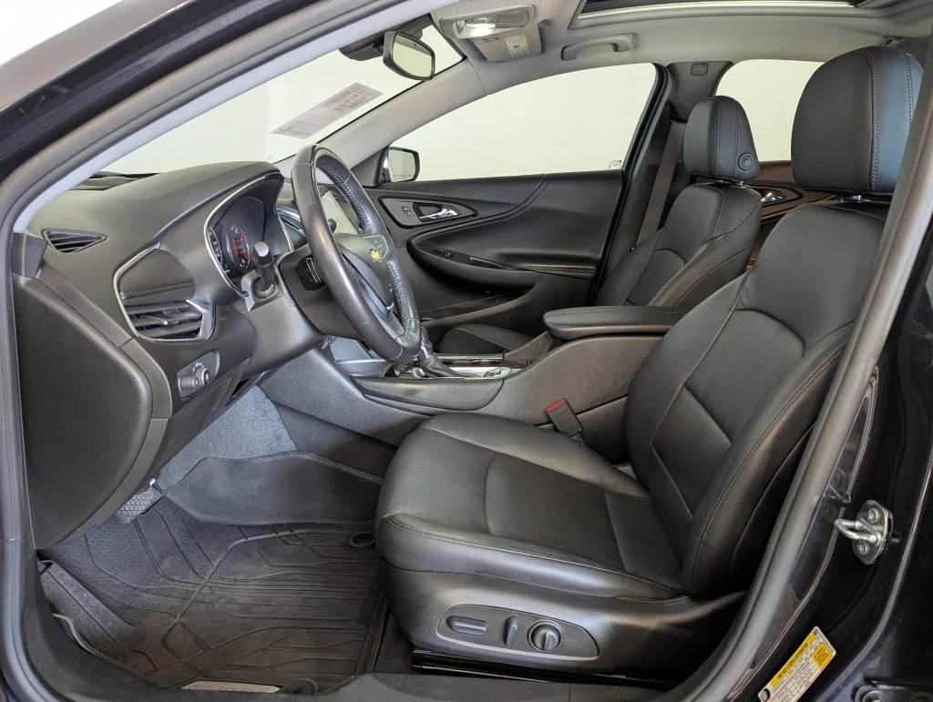 Used 2022 Gray Chevrolet Premier image 4