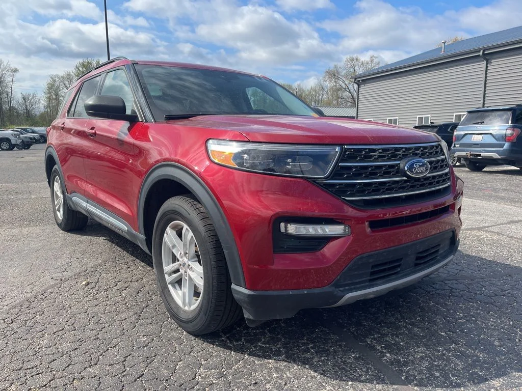 Used 2023 Red Ford XLT image 12