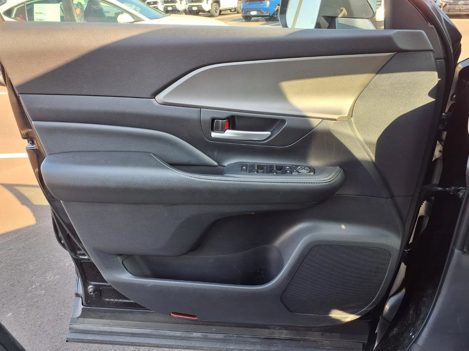 Used 2025 Midnight Black Metallic Toyota XLE image 19